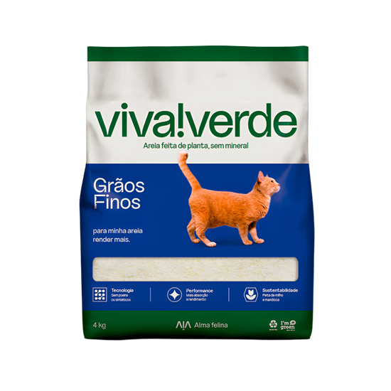 Pacote de 4 kg de areia higiênica Viva Verde, feita de planta e sem mineral, elimina odores e forma grãos finos.